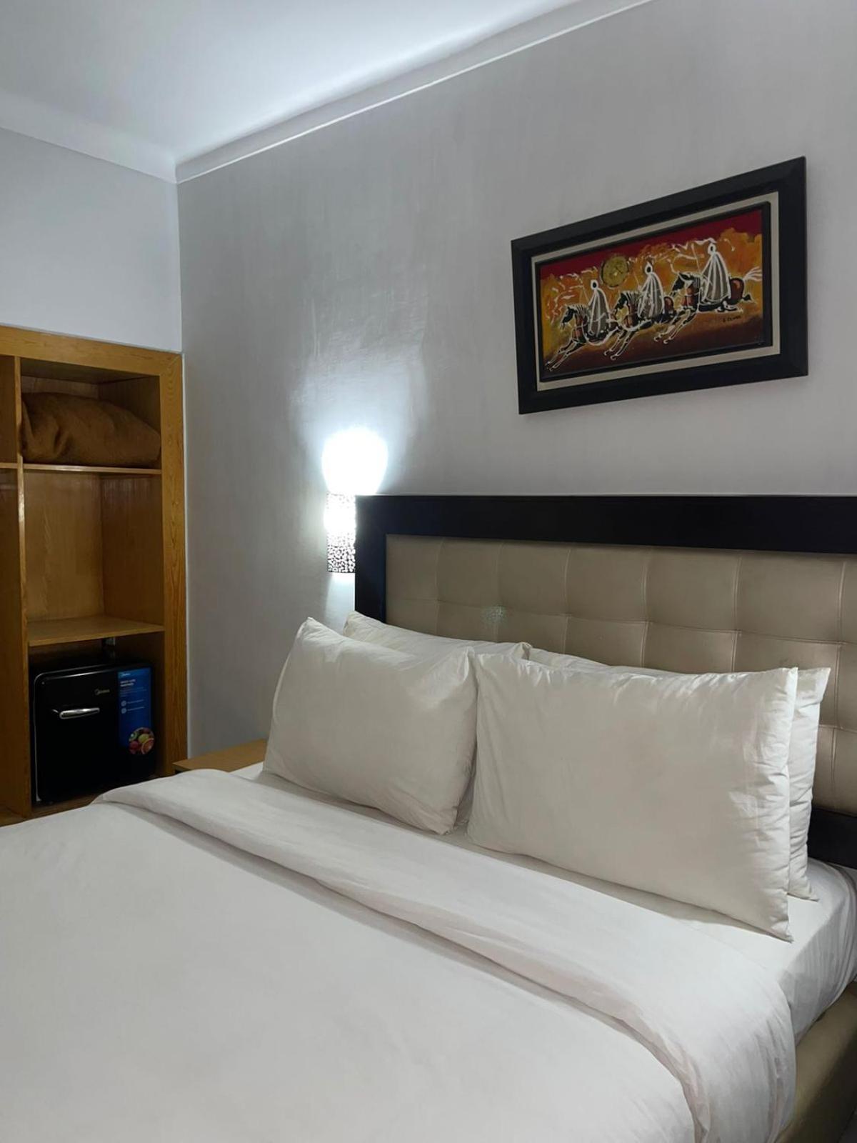 Hotel Al Akhawayn Uchda  Habitación foto