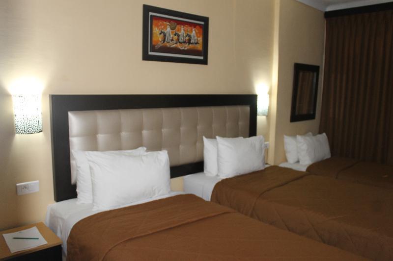 Hotel Al Akhawayn Uchda  Exterior foto